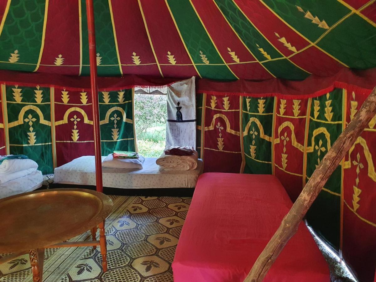 L'Alternatif Hotel Huriel Екстериор снимка