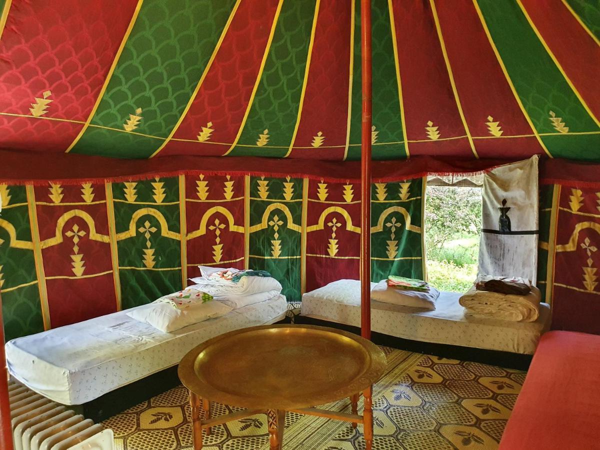 L'Alternatif Hotel Huriel Екстериор снимка
