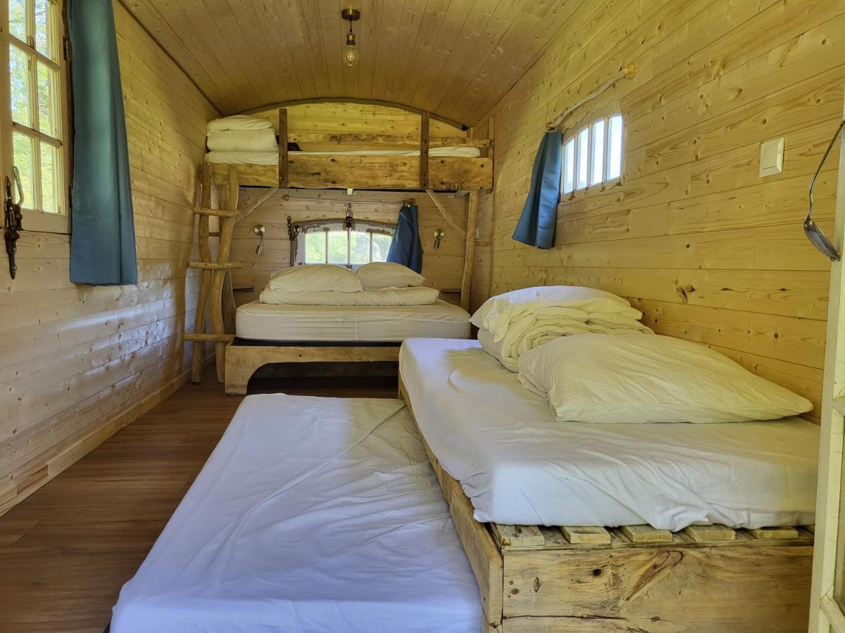 L'Alternatif Hotel Huriel Екстериор снимка