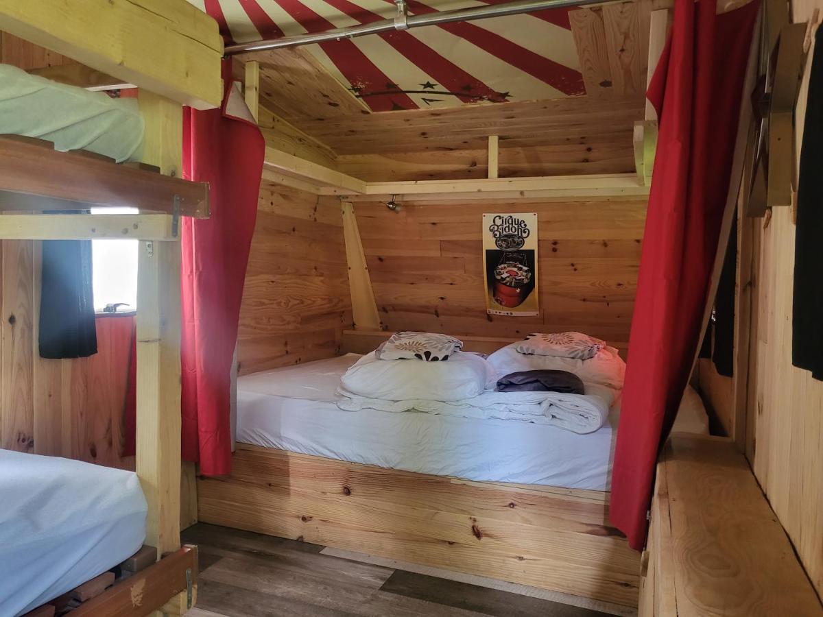 L'Alternatif Hotel Huriel Екстериор снимка
