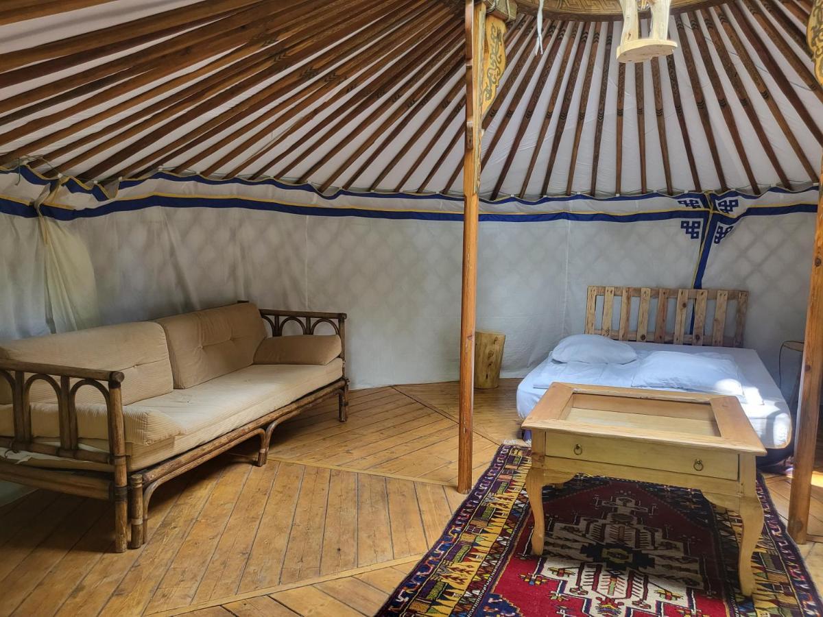 L'Alternatif Hotel Huriel Екстериор снимка